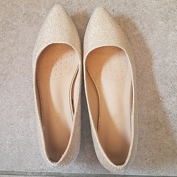 Gold Glitter Flats Pointy-Toed Flats - Picture 3 of 3